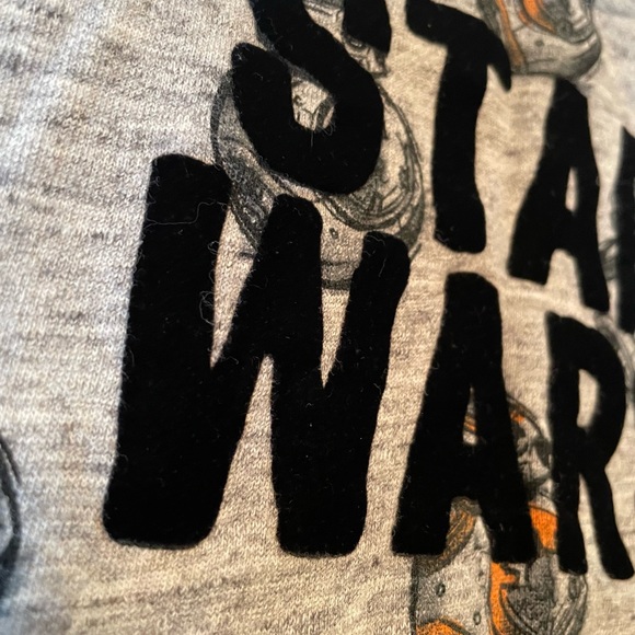 Star Wars size 4 bb8 sweatshirt - Picture 3 of 3